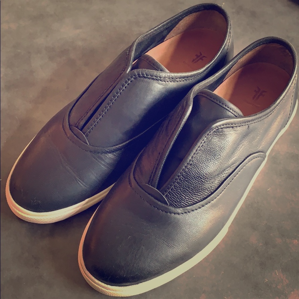 Like-new FRYE Maya CVO Slip On - 8